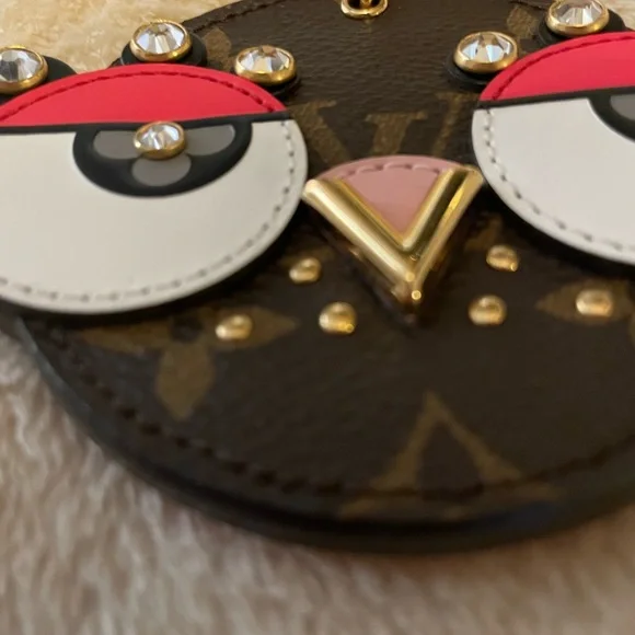 Limited edition:  New Louis Vuitton Owl Keychain Bag Charm with box and … - Picture 7 of 14